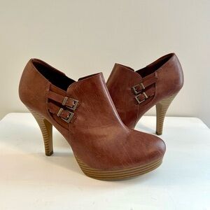 Fioni Brown Buckle Platform Ankle Boots
